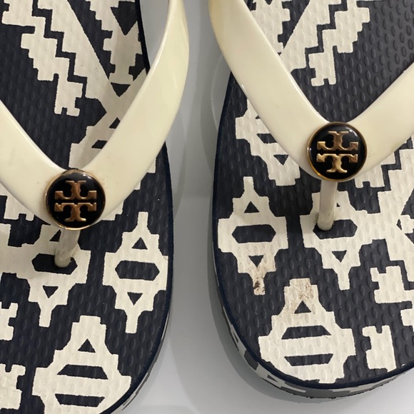 TORY BURCH
Black Patent Leather Ballet Flat - Picture 2 of 3